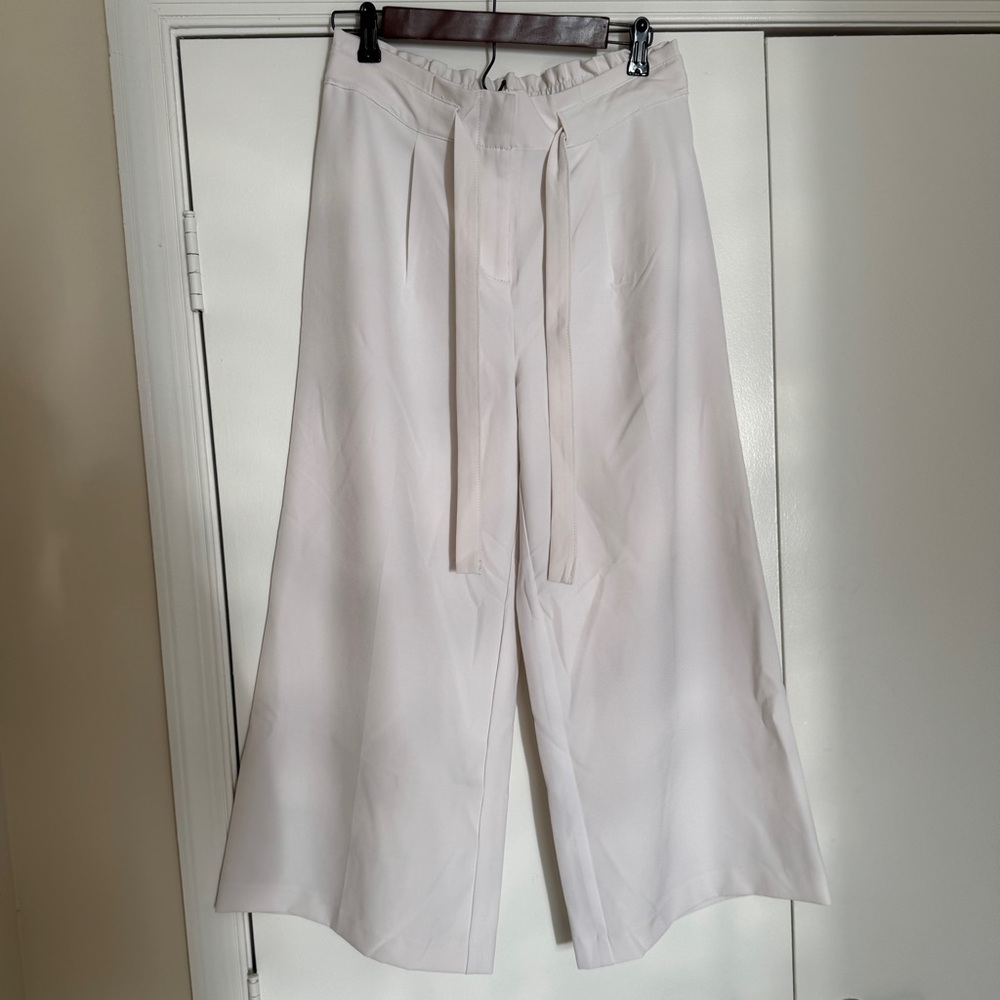 Liz Claiborne White Ankle Trousers